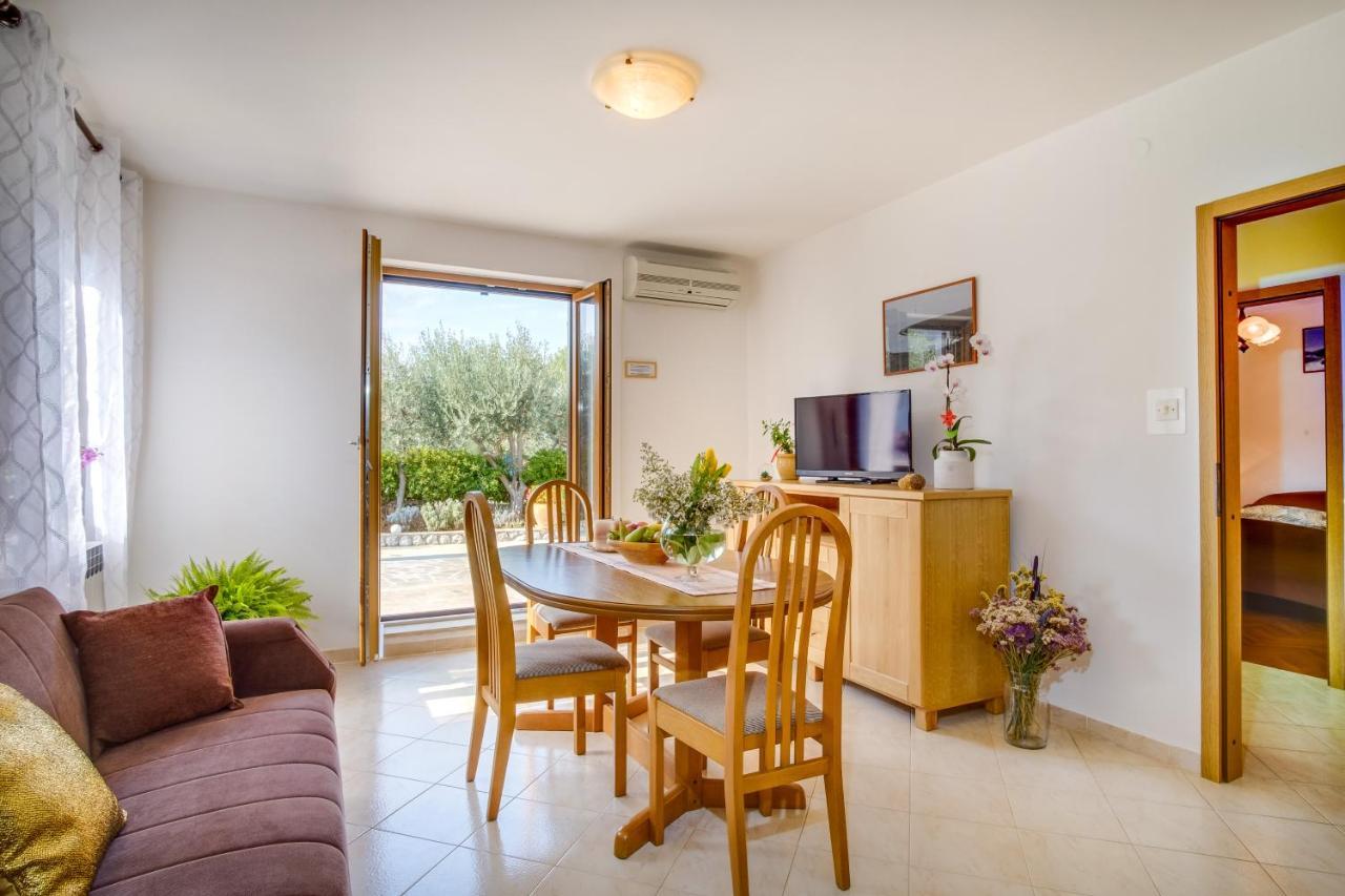 Apartments Franjo マリ・ロシニュ エクステリア 写真