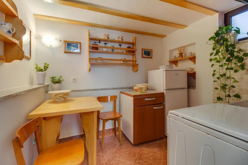 Apartments Franjo マリ・ロシニュ 部屋 写真