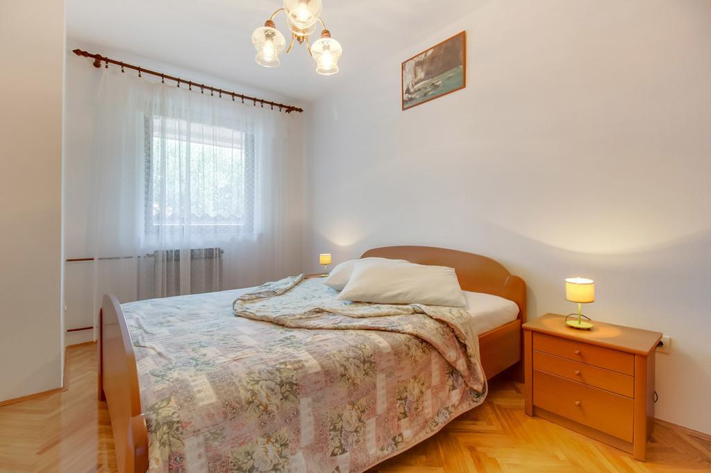 Apartments Franjo マリ・ロシニュ 部屋 写真