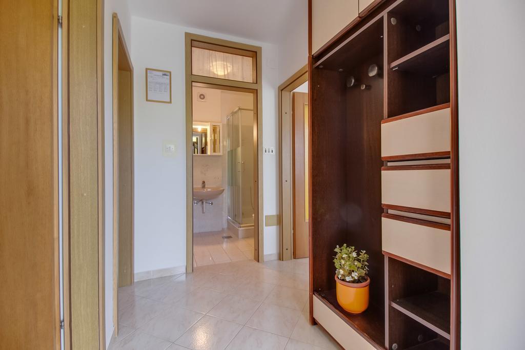 Apartments Franjo マリ・ロシニュ 部屋 写真