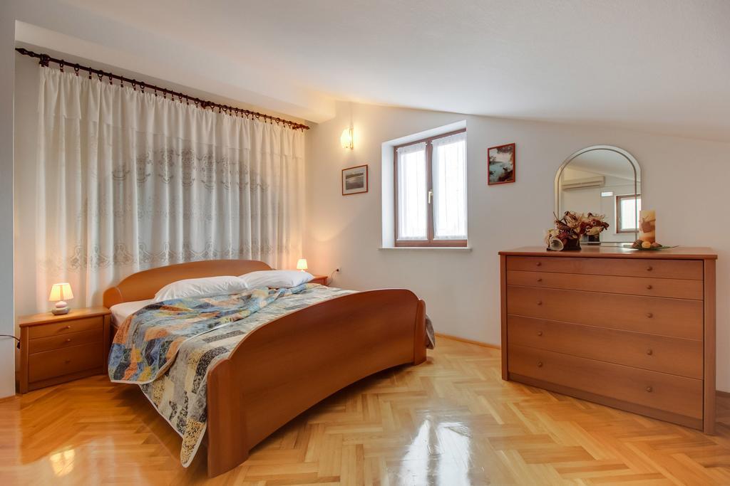 Apartments Franjo マリ・ロシニュ 部屋 写真