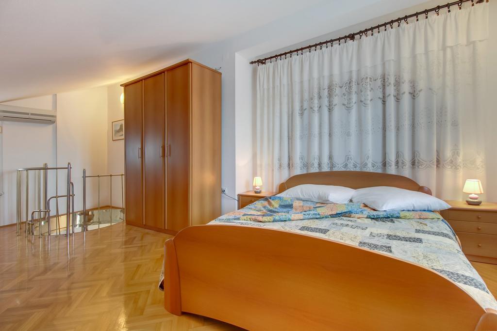 Apartments Franjo マリ・ロシニュ 部屋 写真